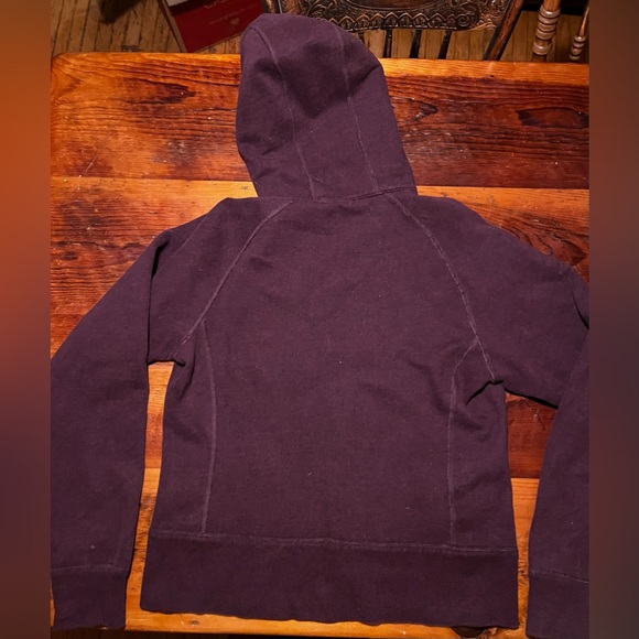 Lululemon Scuba Full Zip Hoodie. Eggplant colour. Size 10. - Picture 3 of 3